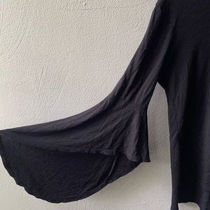 Kim & Cami Bell Black Sleeve Top